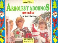 Los chicos hacemos arboles y adornos navideos