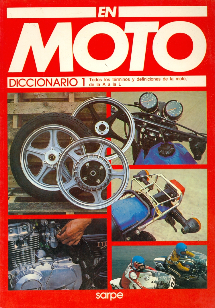 En moto.